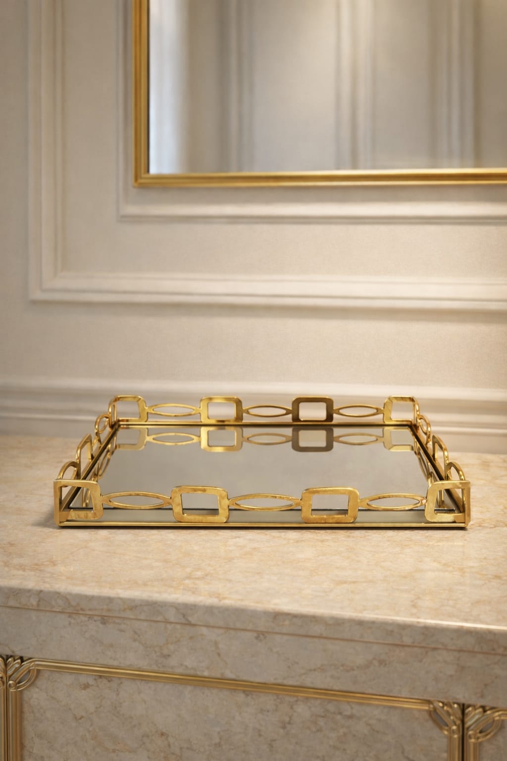 Mirror tray surrounded by elegant gold squares
