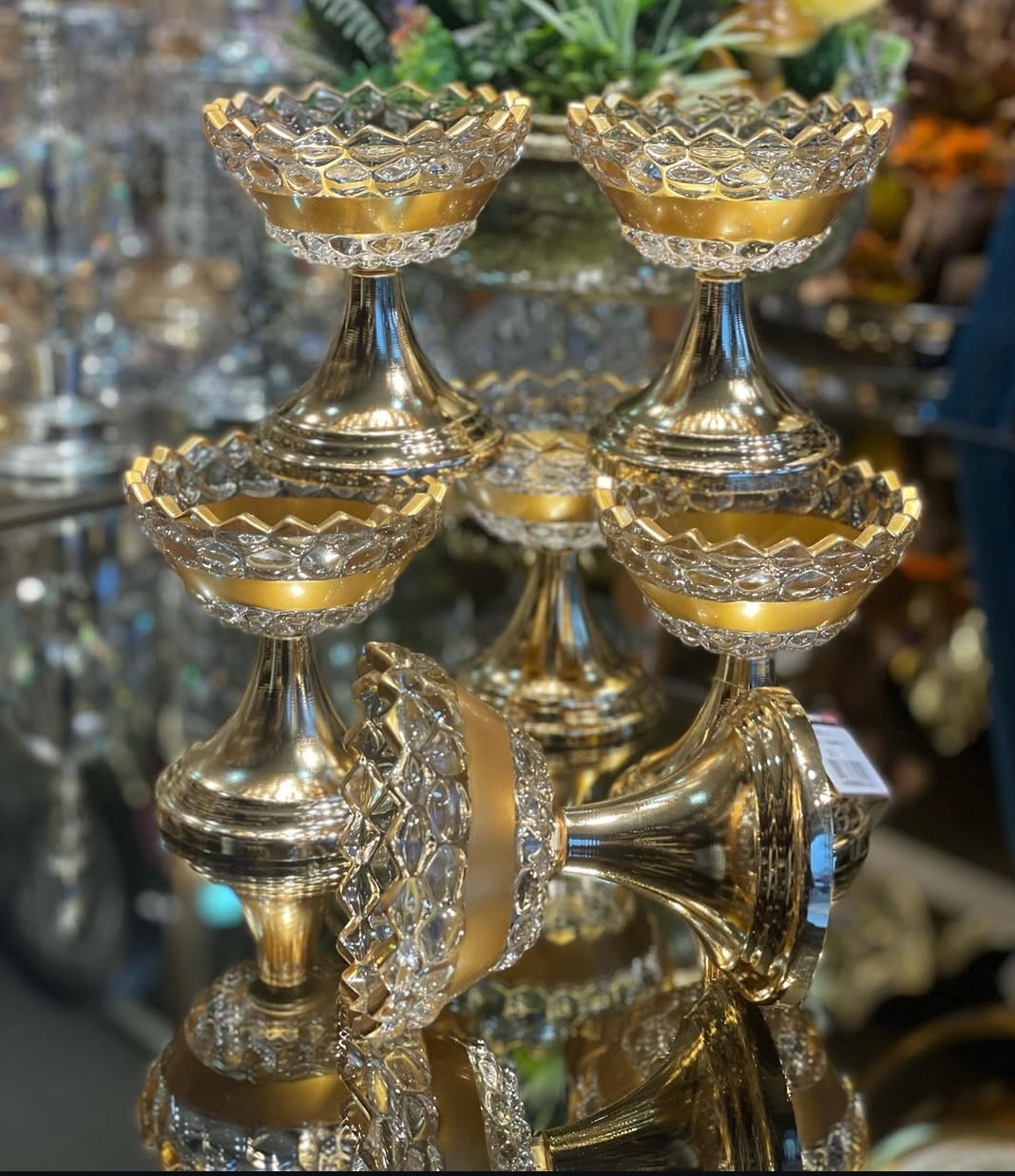 Nuts cups with gold base