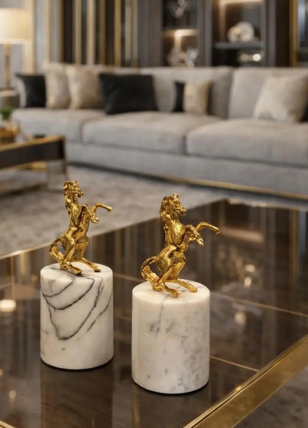 Set of 2 horse on white marble