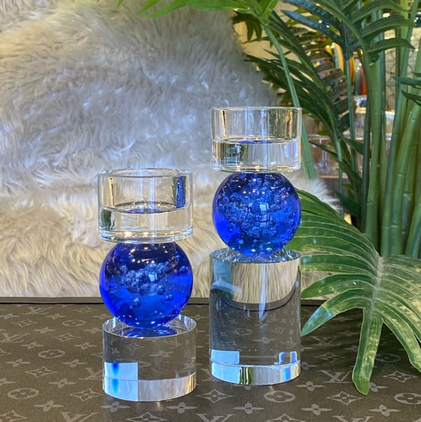 Crystal candle holder with a ball