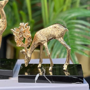 Golden deer on a base marble black - Image 3