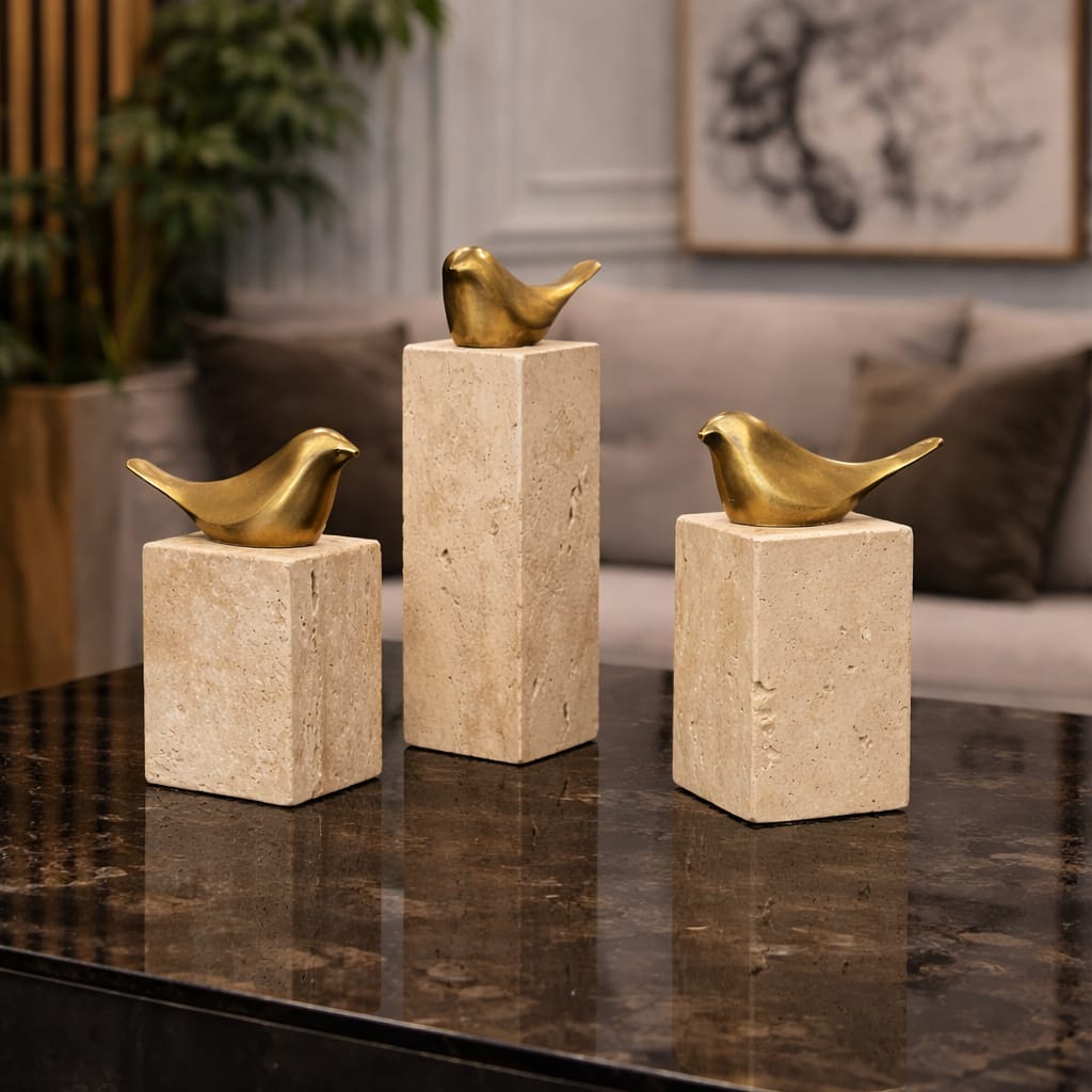 Set of 3 birds on a base travertine