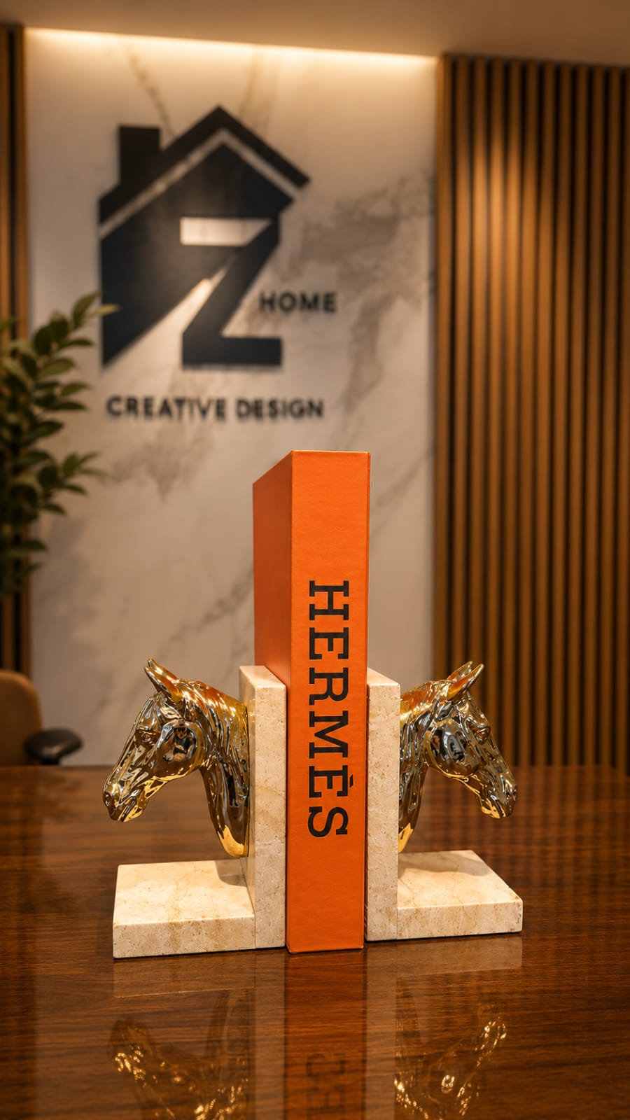 Set of 2 golden horse on a base travertine