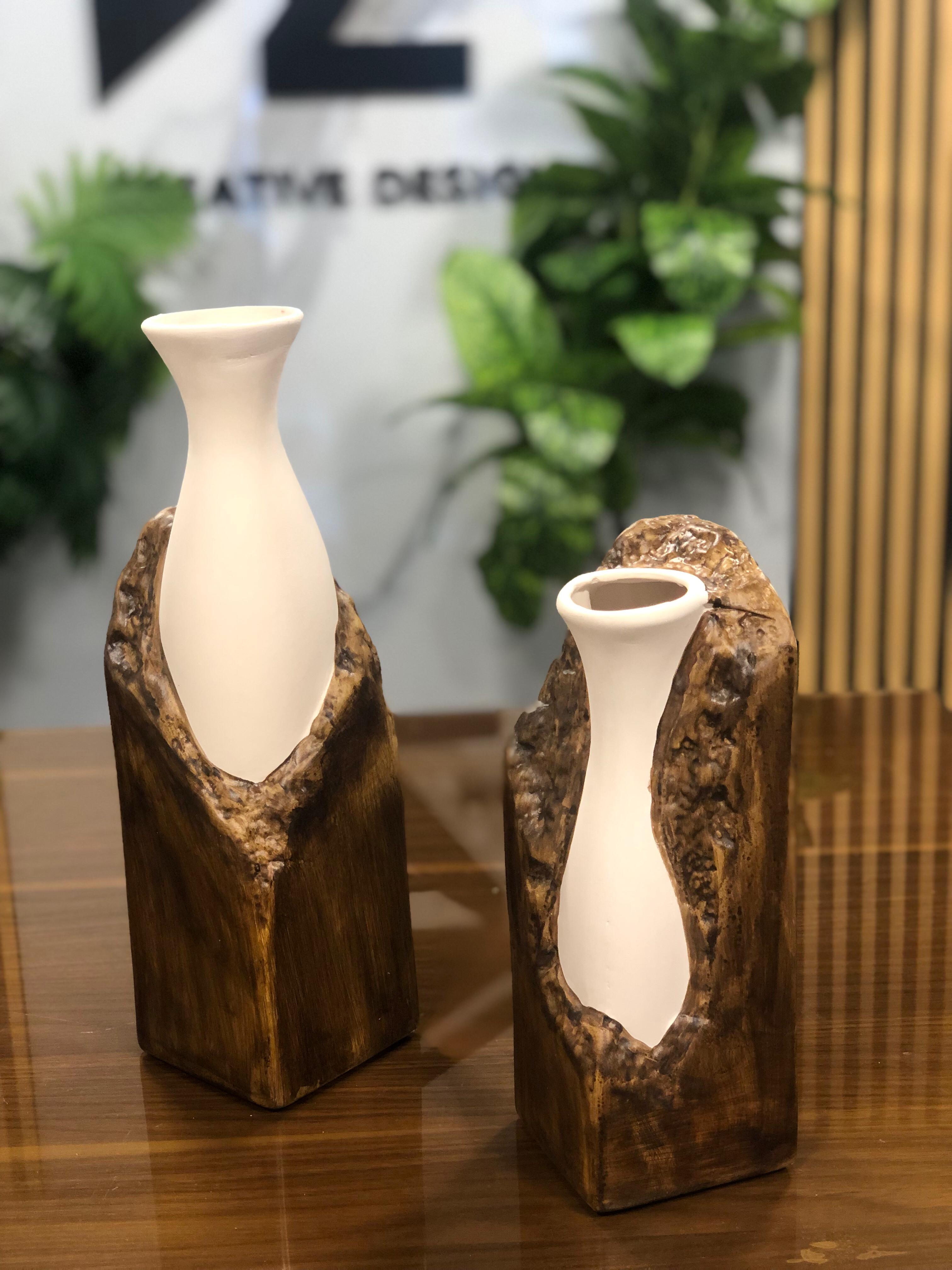 set vase wood style