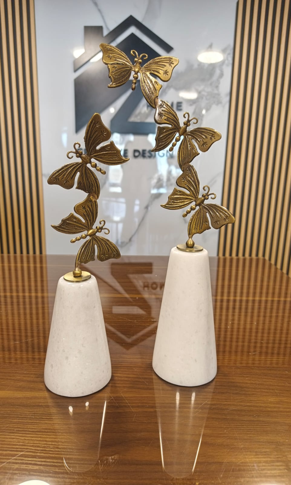 set 2 butterfly gold & white marble