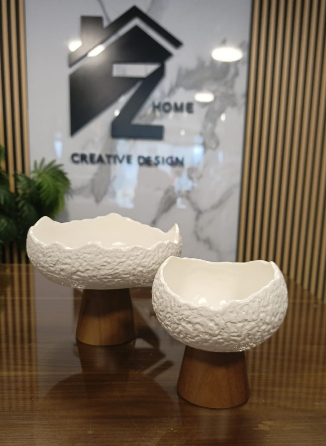 set white plate + wood stand