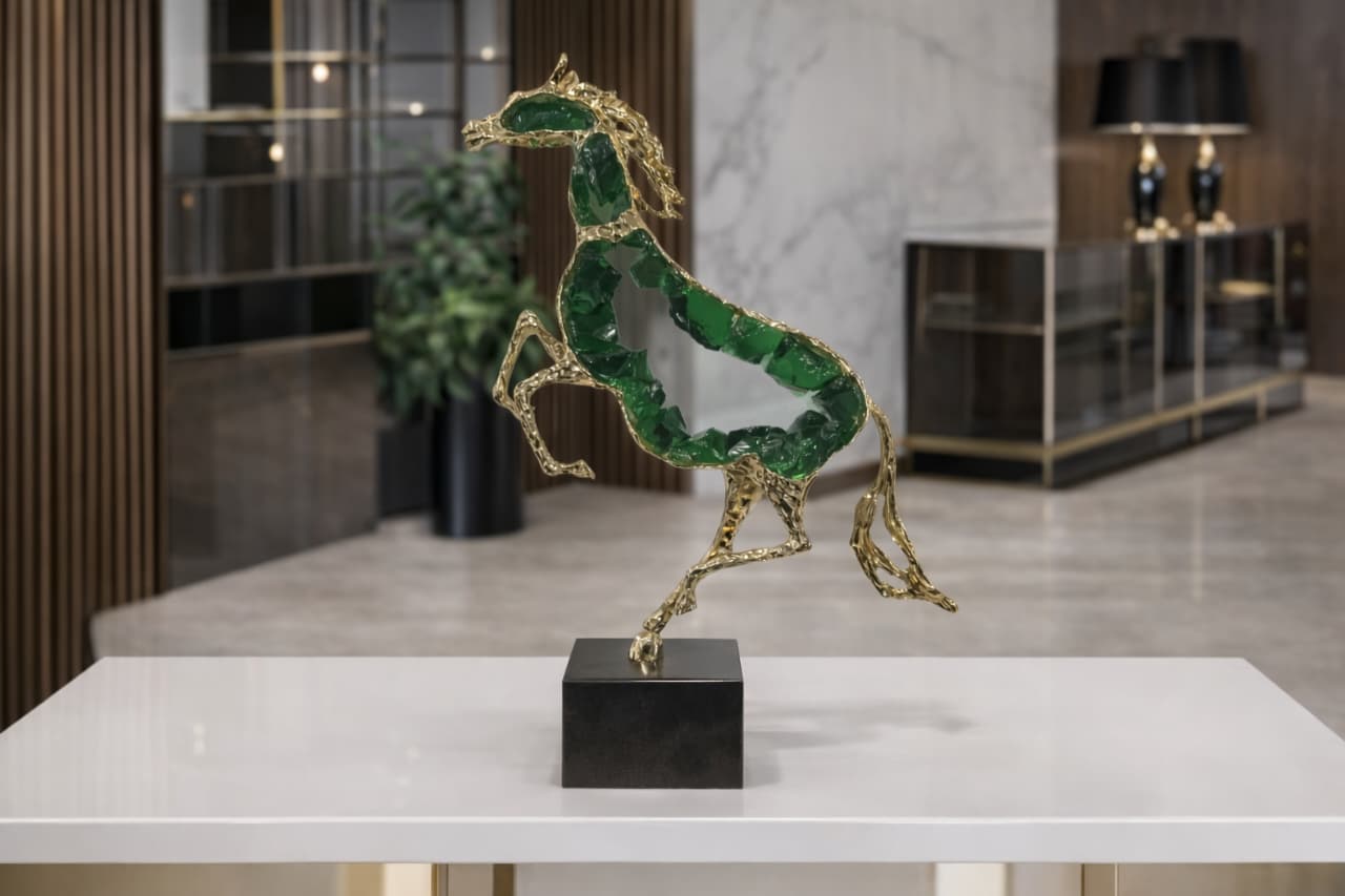 horse big with black marble